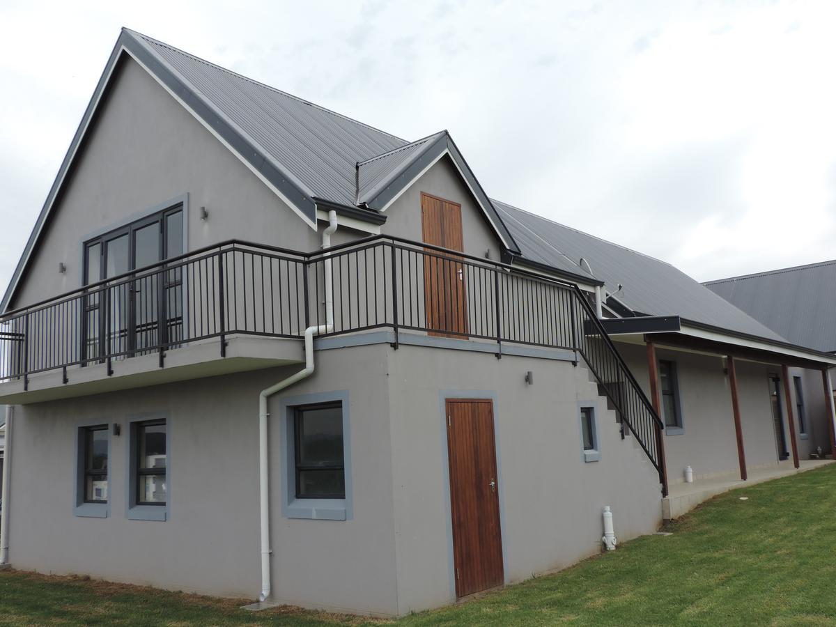 The Living Collective - The Gates Villa Hilton Exterior photo